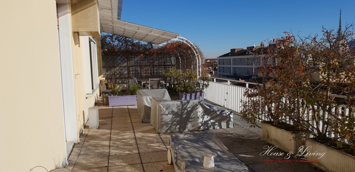 Immagine 5 di Attico in affitto  a Torino