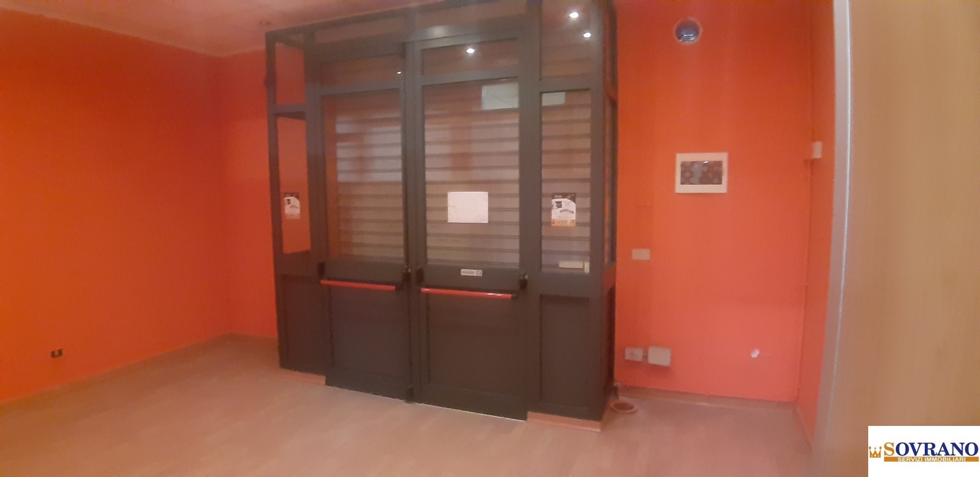 Immagine 3 di Magazzino in vendita  15/17 a Palermo