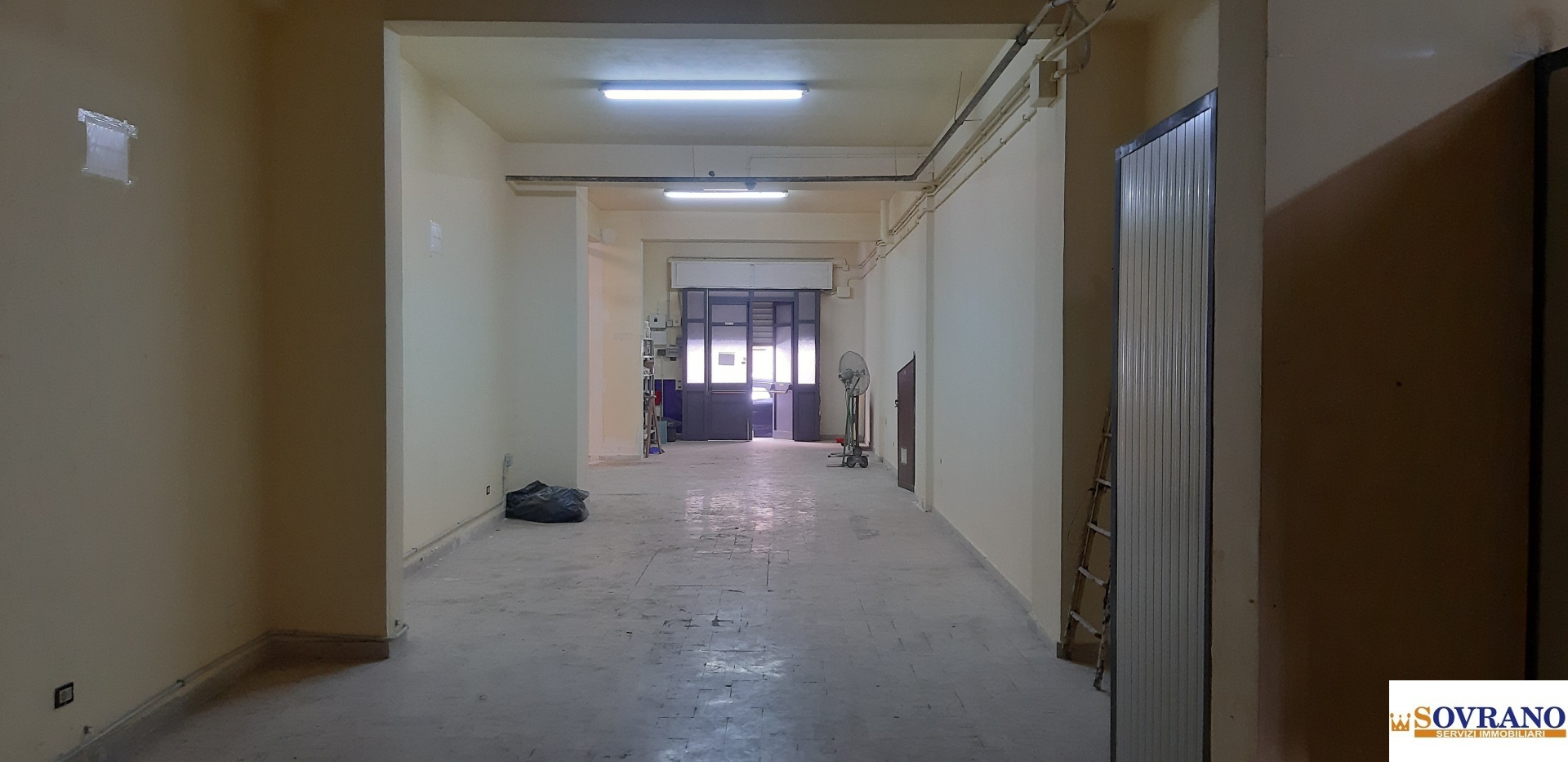 Immagine 4 di Magazzino in vendita  15/17 a Palermo