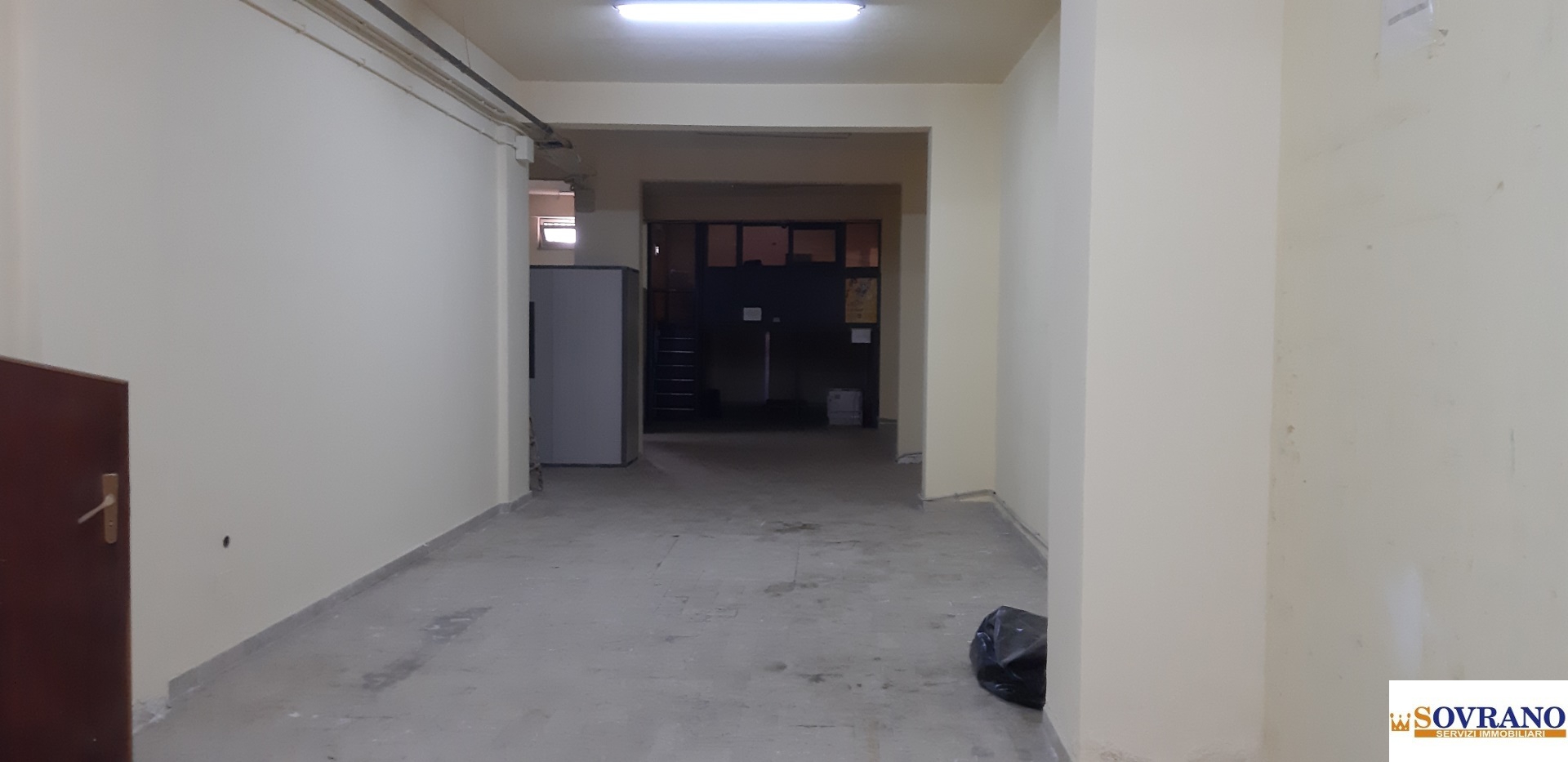 Immagine 5 di Magazzino in vendita  15/17 a Palermo