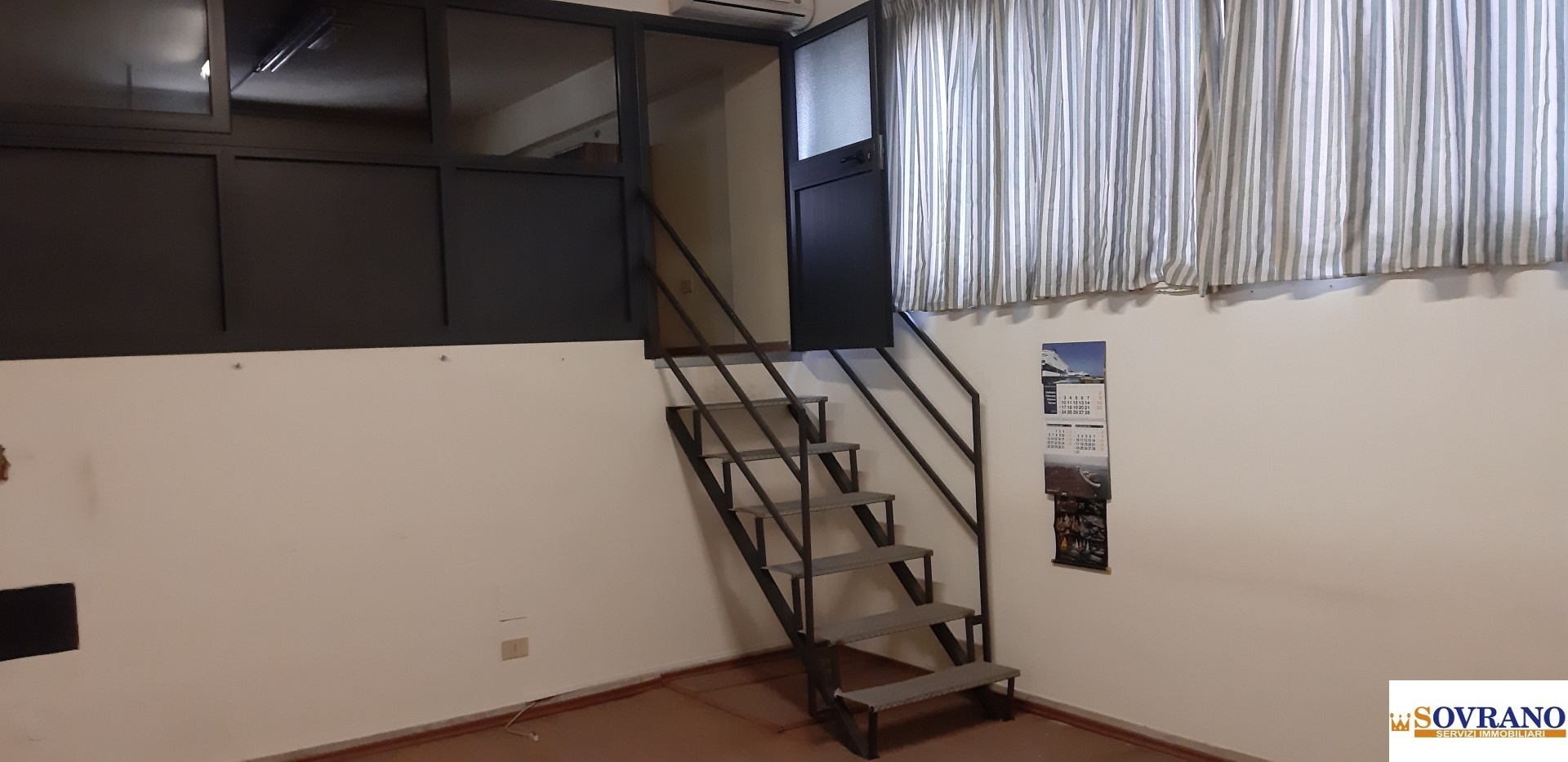 Immagine 6 di Magazzino in vendita  15/17 a Palermo