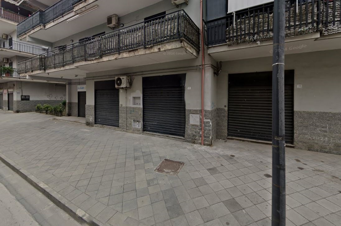 Immagine 1 di Negozio in affitto  185 a Casalnuovo Di Napoli