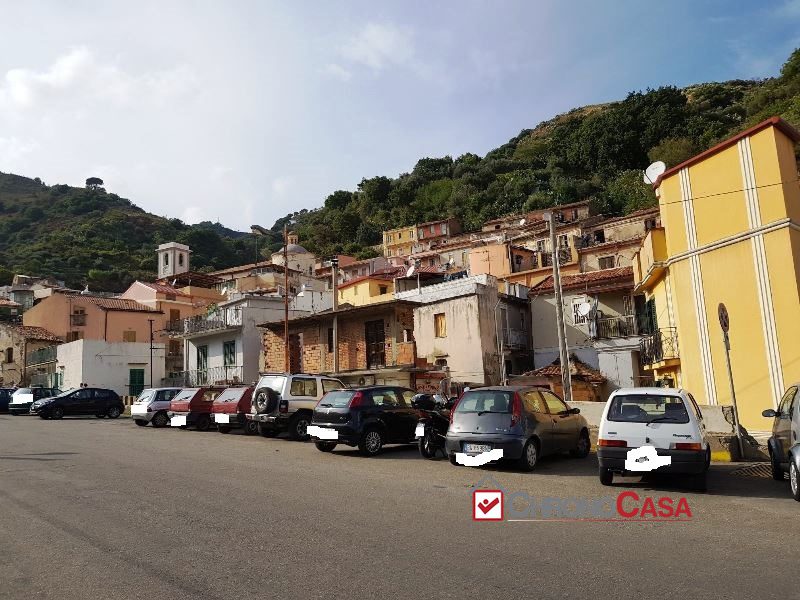 Immagine 5 di Rustico / casale in vendita  a Messina