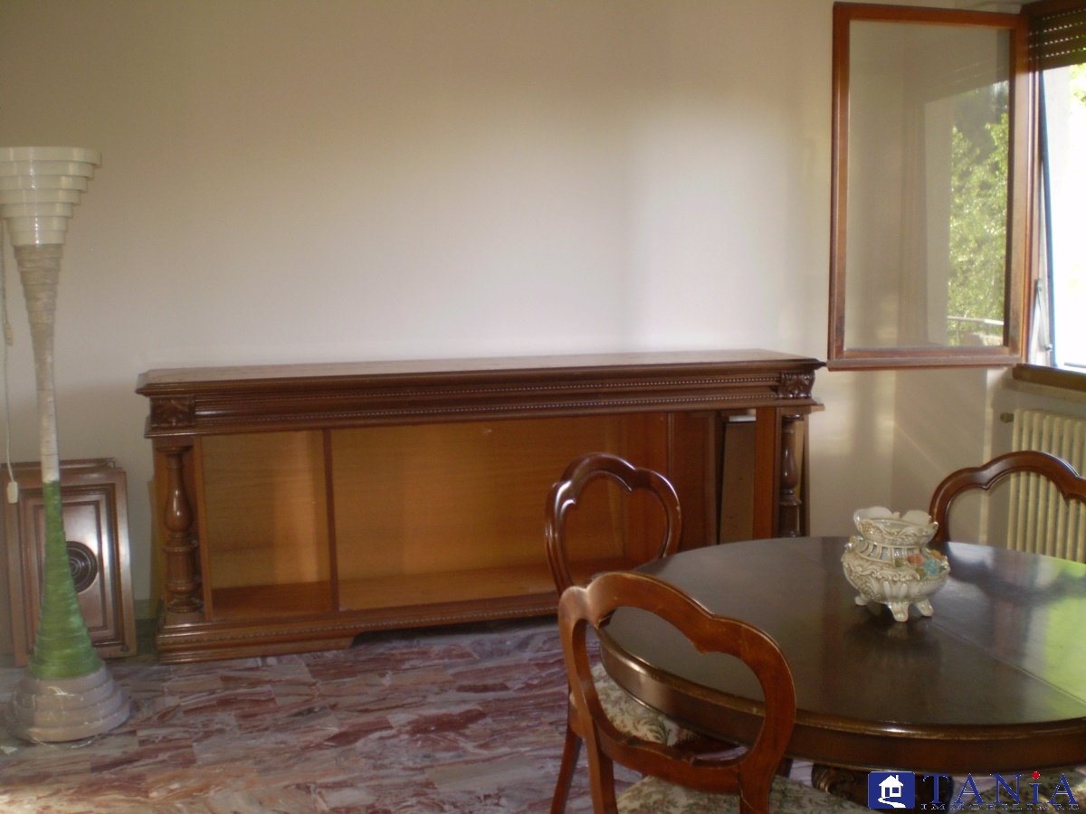 Immagine 10 di Casa indipendente in vendita  a Carrara