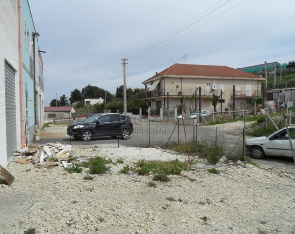 Immagine 6 di Negozio in vendita  a Alcamo