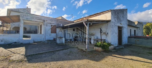 Immagine 1 di Villa in vendita  a Alcamo