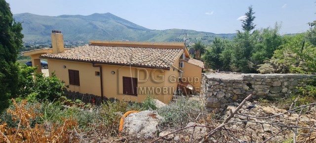 Immagine 2 di Villa in vendita  a Castellammare Del Golfo