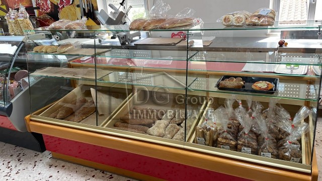 Immagine 5 di Negozio in vendita  a Alcamo
