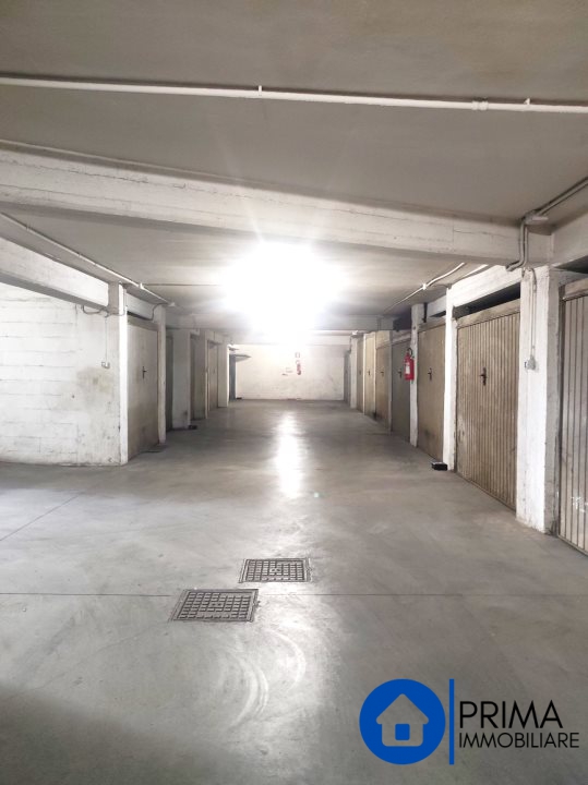 Immagine 8 di Garage in affitto  a Terni