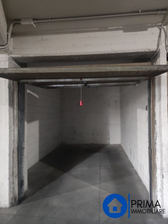 Immagine 7 di Garage in affitto  a Terni