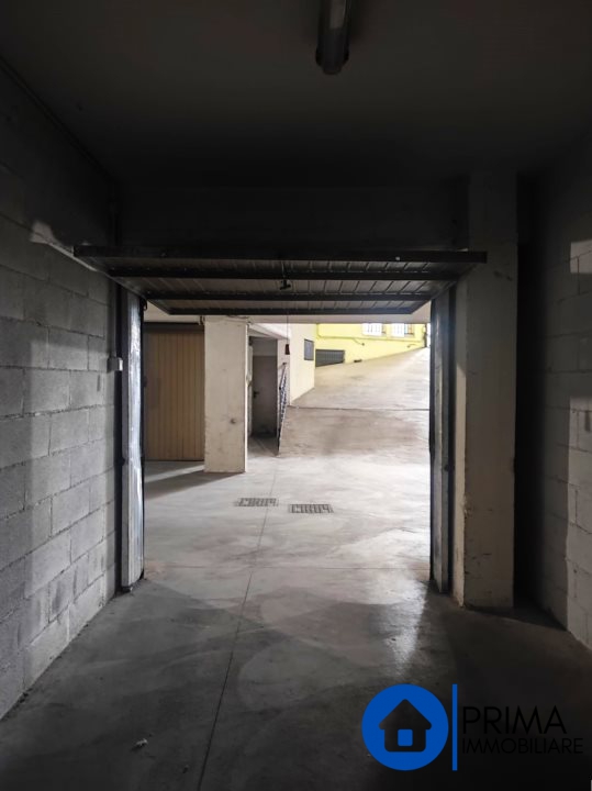 Immagine 3 di Garage in affitto  a Terni