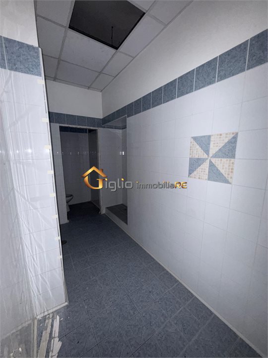 Immagine 5 di Negozio in affitto  a Afragola