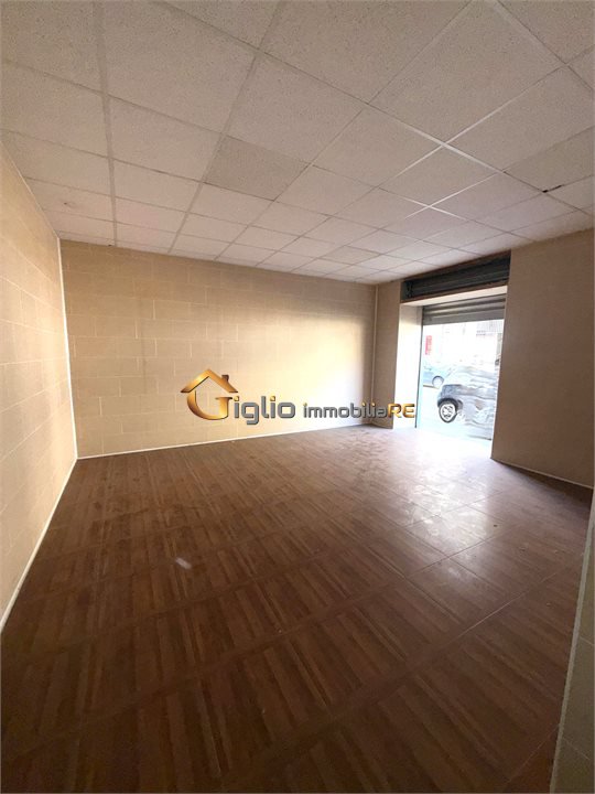 Immagine 2 di Negozio in affitto  a Afragola