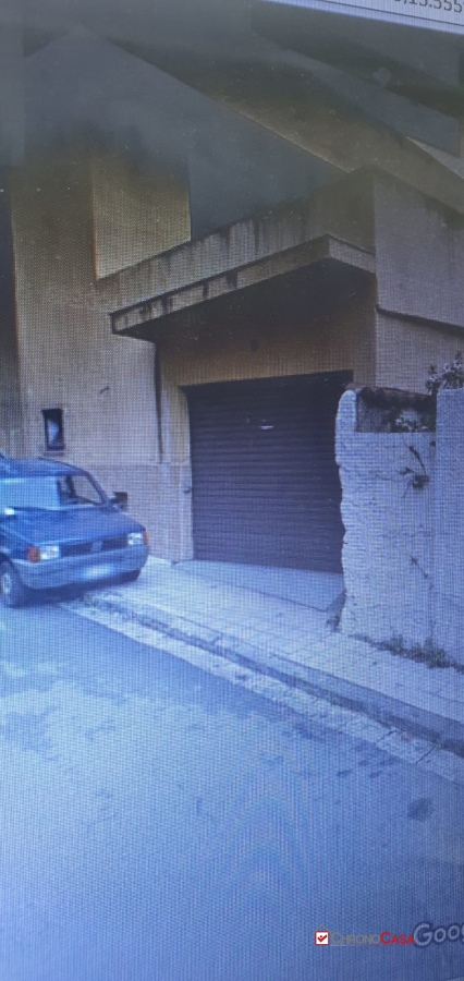 Immagine 1 di Negozio in affitto  a Messina