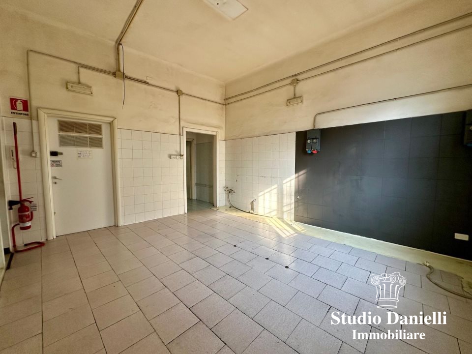 Immagine 5 di Ufficio in affitto  110 a Seregno