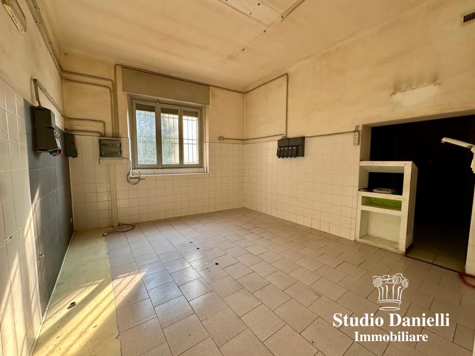 Immagine 8 di Ufficio in affitto  110 a Seregno