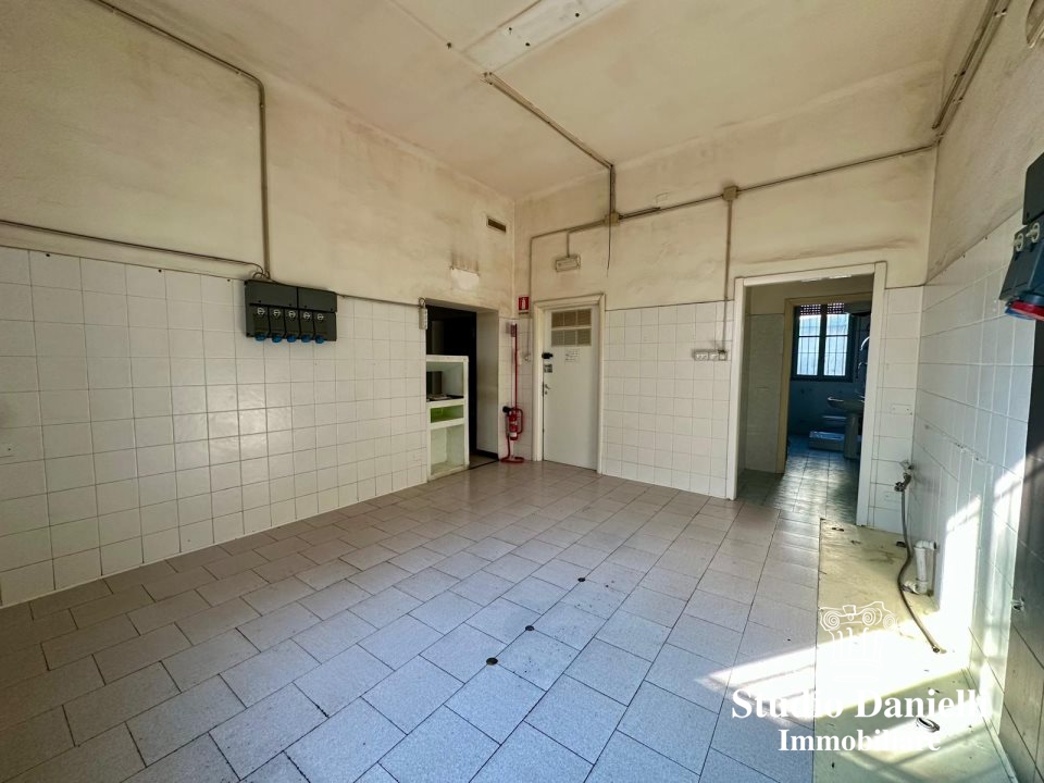 Immagine 7 di Ufficio in affitto  110 a Seregno