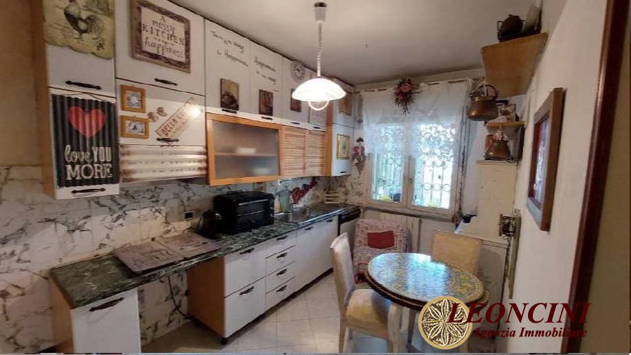 Immagine 3 di Appartamento in vendita  1 a Massa