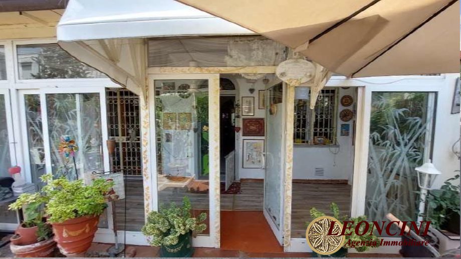 Immagine 8 di Appartamento in vendita  1 a Massa