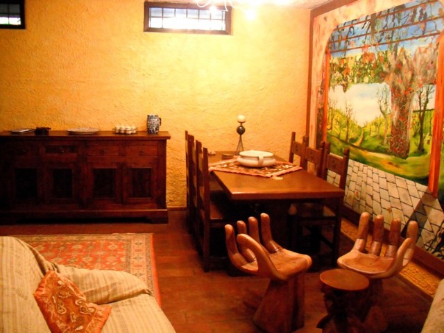 Immagine 8 di Villa in vendita  a Massa