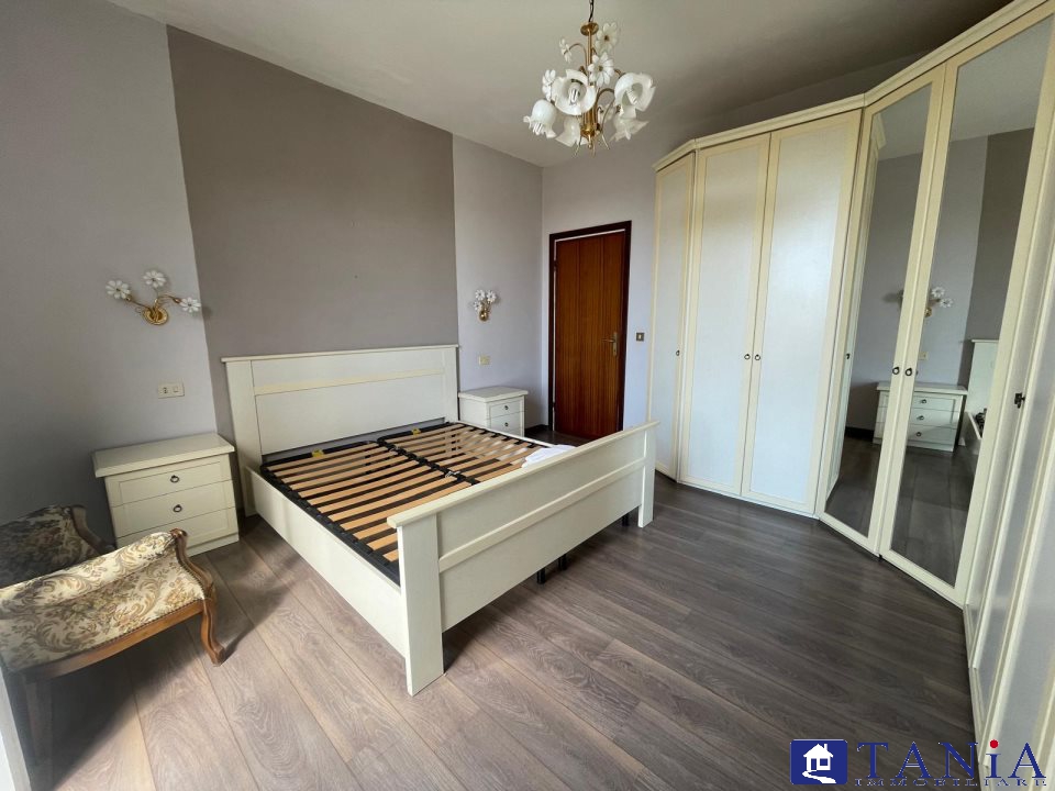 Immagine 6 di Appartamento in vendita  a Ortonovo