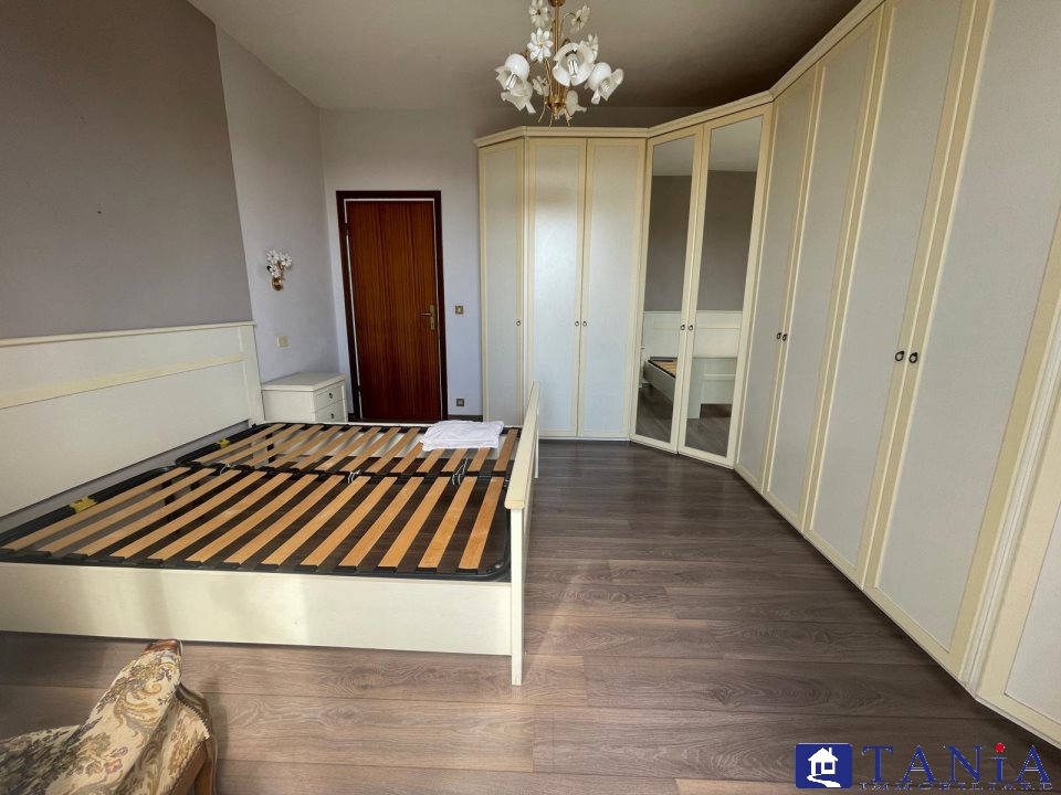 Immagine 5 di Appartamento in vendita  a Ortonovo