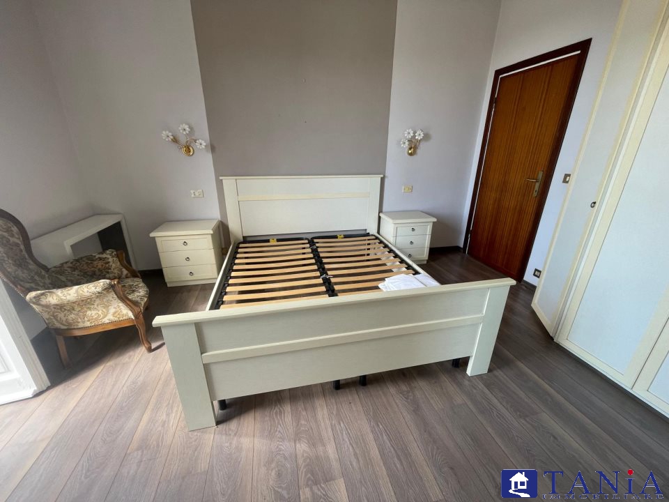 Immagine 7 di Appartamento in vendita  a Ortonovo