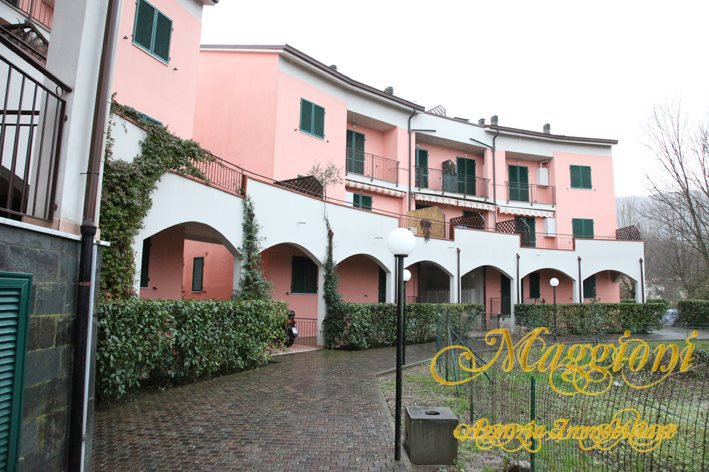 Immagine 2 di Appartamento in vendita  a Ameglia