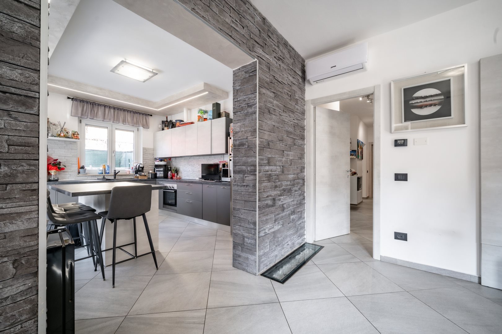 Immagine 3 di Appartamento in vendita  17/2 a Mandello Del Lario