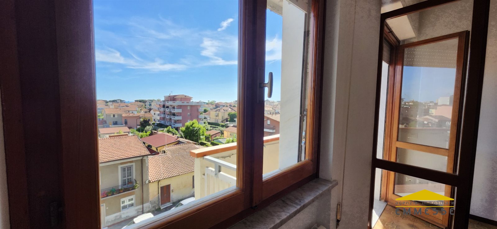 Immagine 2 di Appartamento in vendita  a Carrara