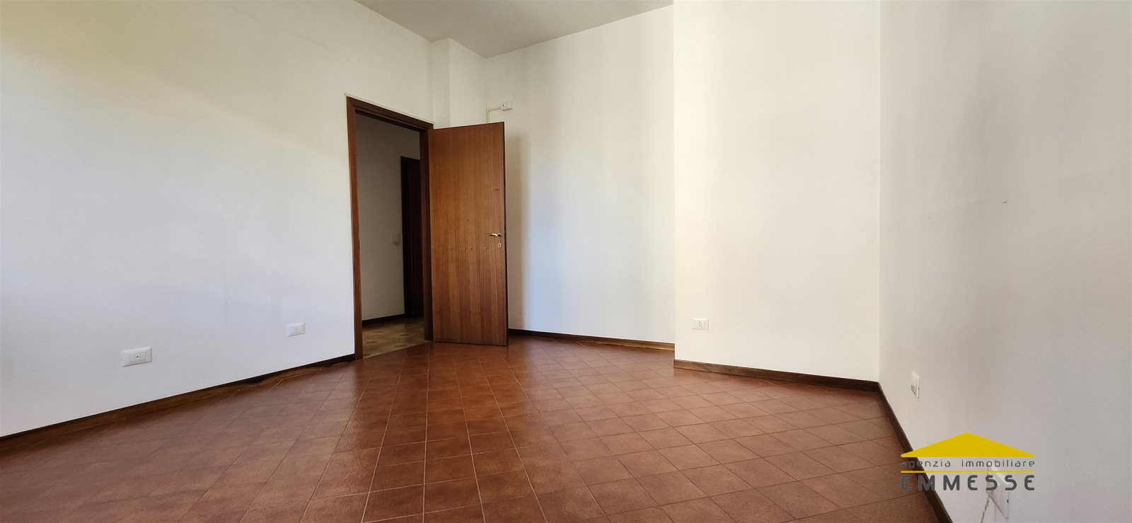 Immagine 9 di Appartamento in vendita  a Carrara