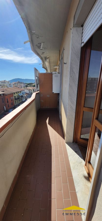 Immagine 3 di Appartamento in vendita  a Carrara