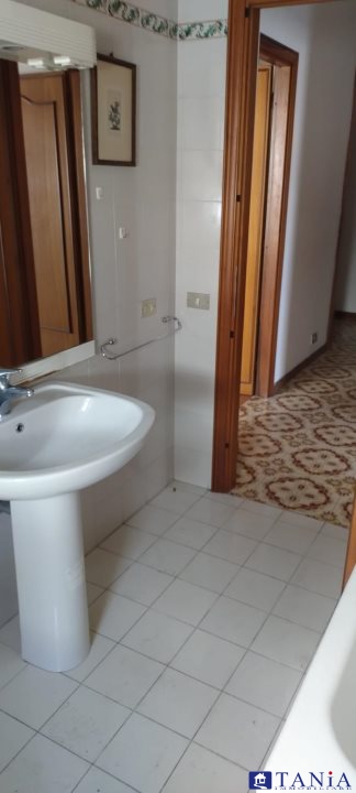 Immagine 8 di Appartamento in vendita  23 a Carrara