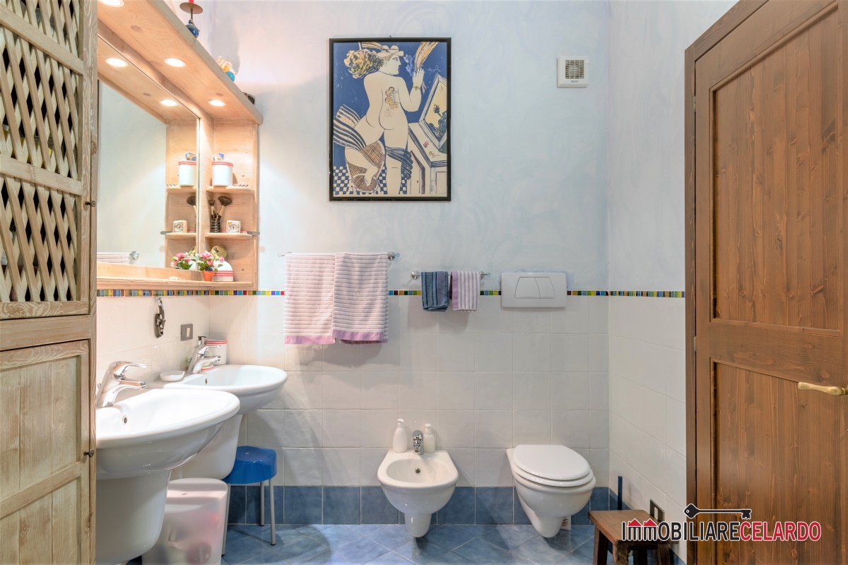 Immagine 9 di Appartamento in vendita  a Colle Di Val D'elsa