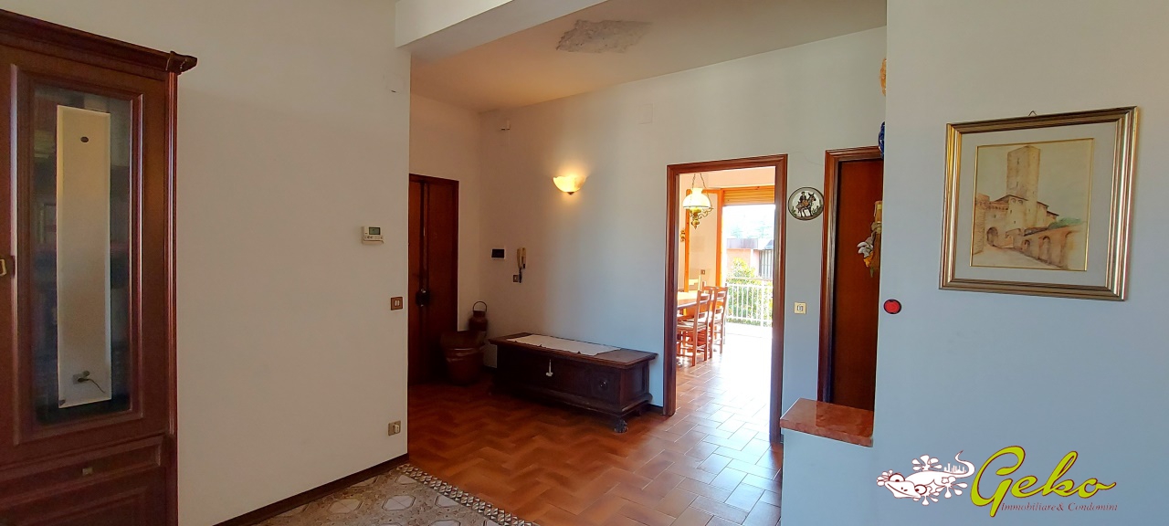 Immagine 6 di Appartamento in vendita  a Poggibonsi