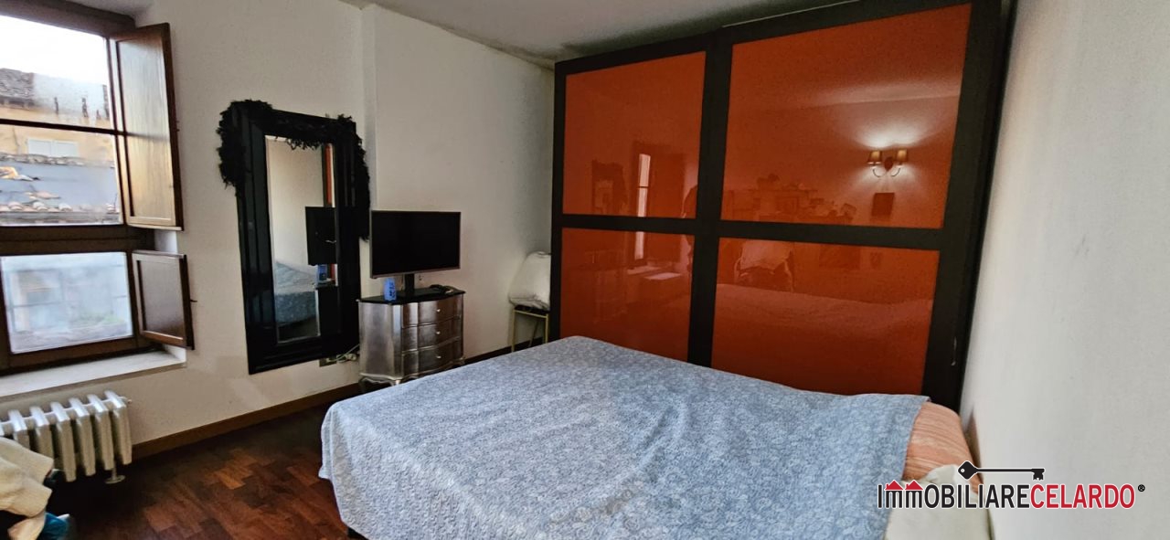 Immagine 8 di Appartamento in vendita  a Poggibonsi