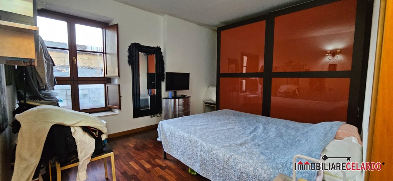 Immagine 9 di Appartamento in vendita  a Poggibonsi