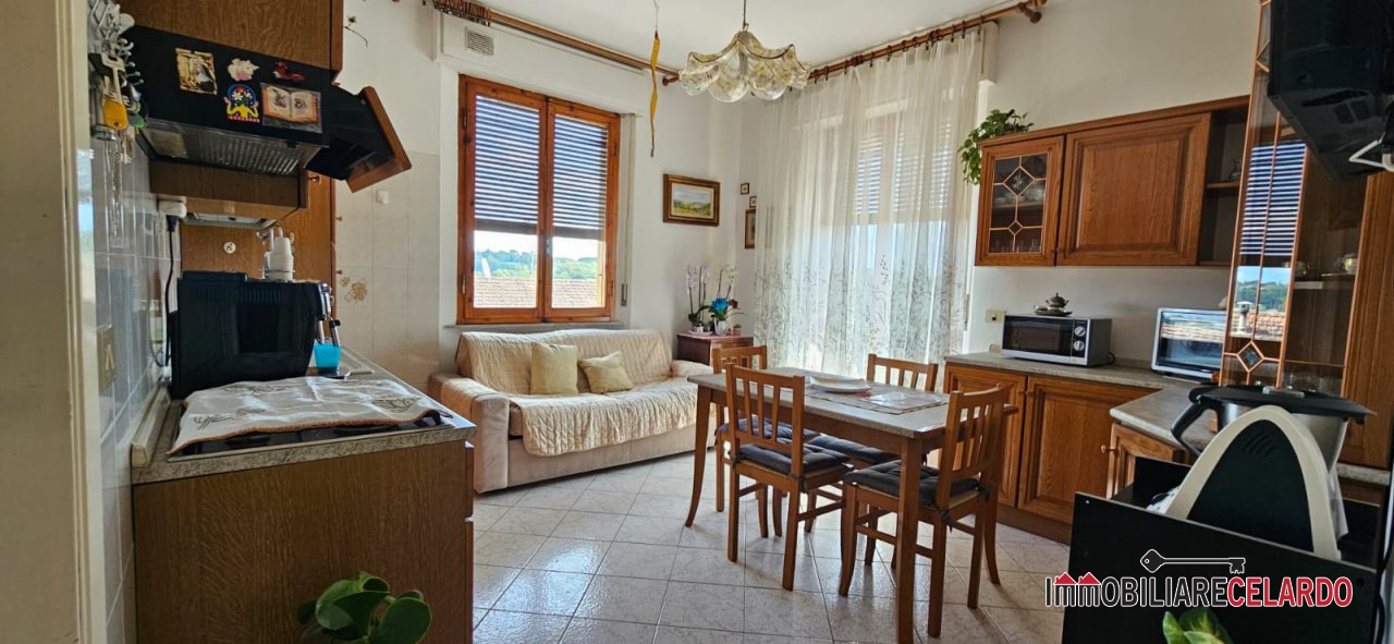 Immagine 4 di Appartamento in vendita  a Colle Di Val D'elsa