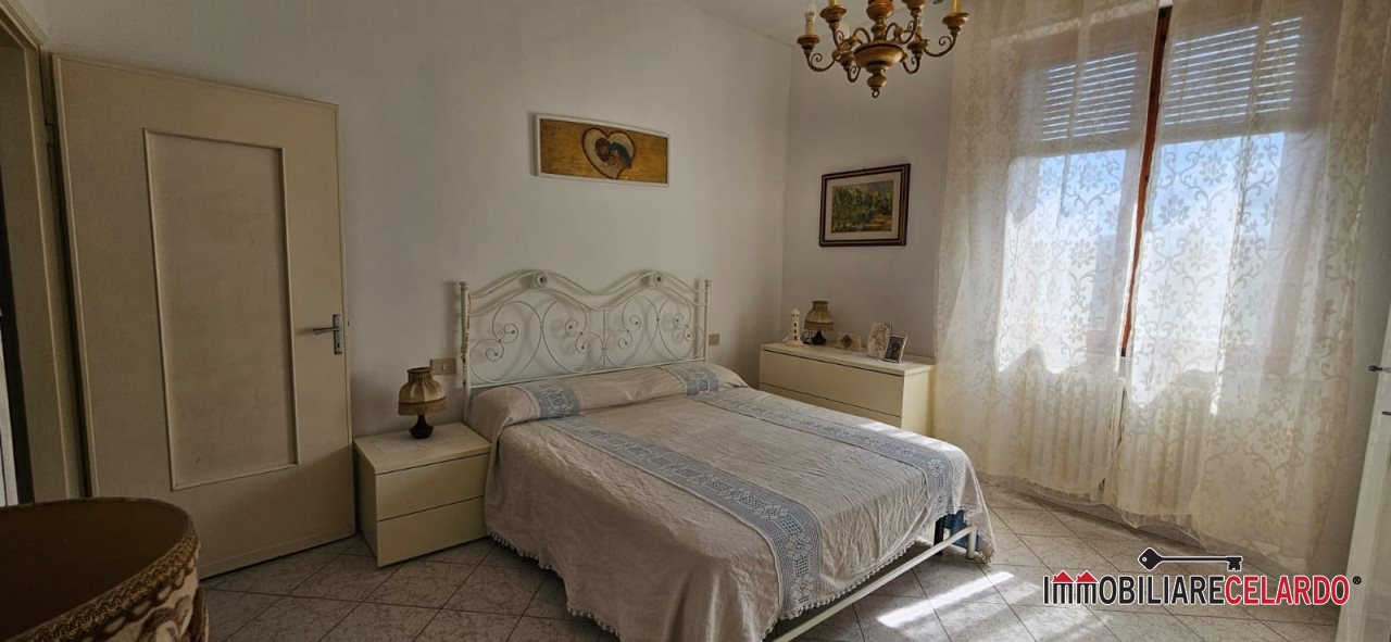 Immagine 6 di Appartamento in vendita  a Colle Di Val D'elsa