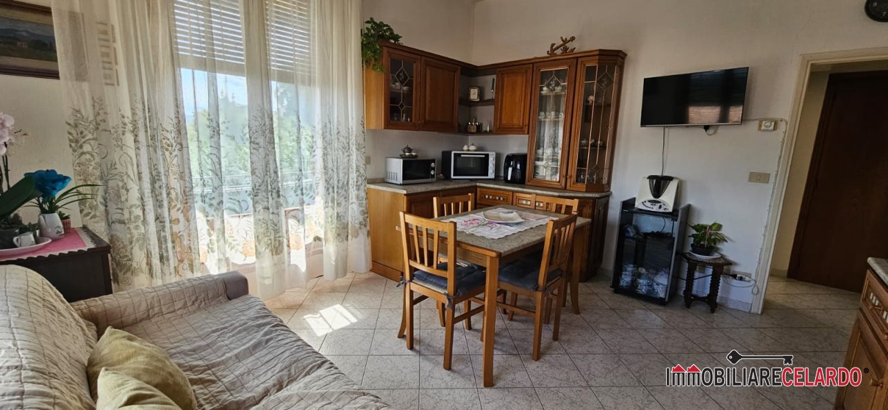 Immagine 2 di Appartamento in vendita  a Colle Di Val D'elsa