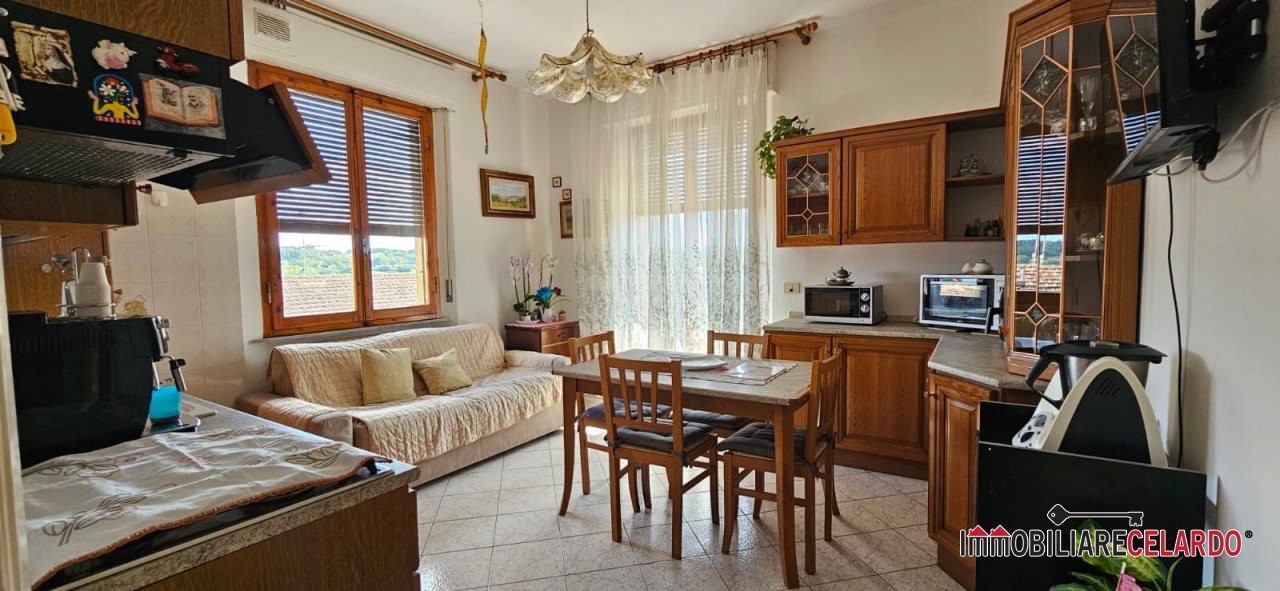 Immagine 1 di Appartamento in vendita  a Colle Di Val D'elsa