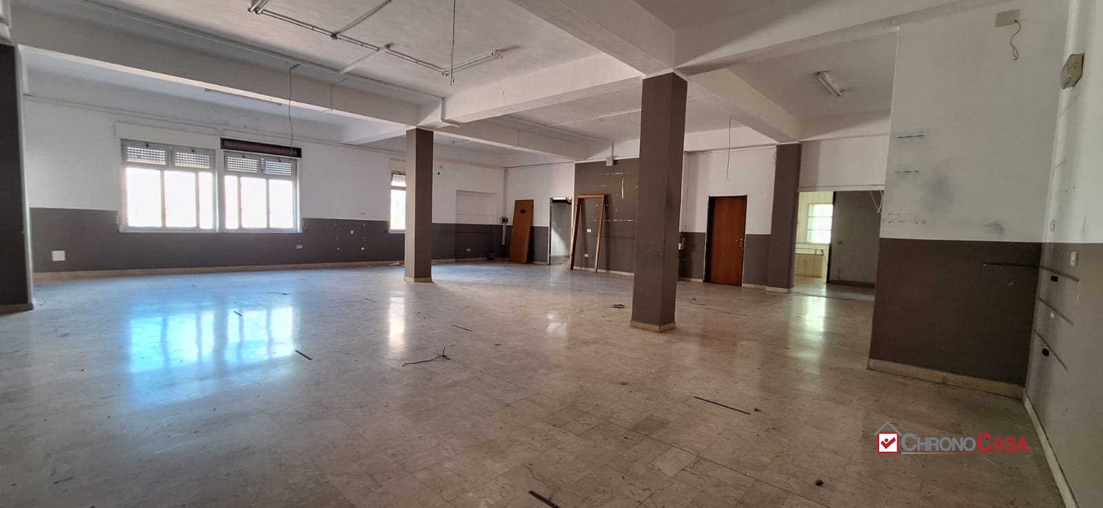 Immagine 8 di Ufficio in vendita  a Messina