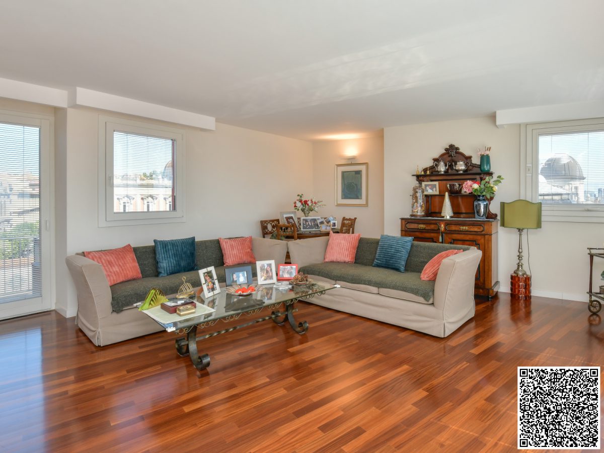 Immagine 9 di Appartamento in vendita  a Napoli