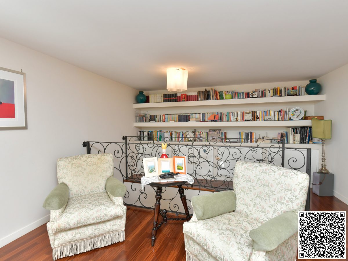 Immagine 10 di Appartamento in vendita  a Napoli