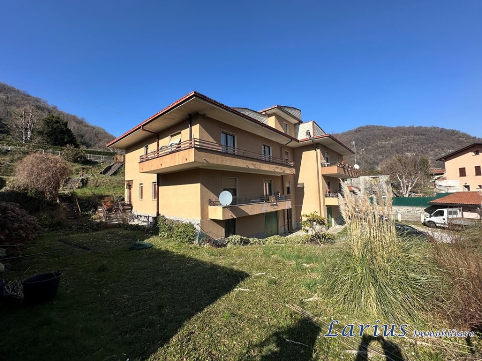 Immagine 3 di Appartamento in vendita  20 a Asso