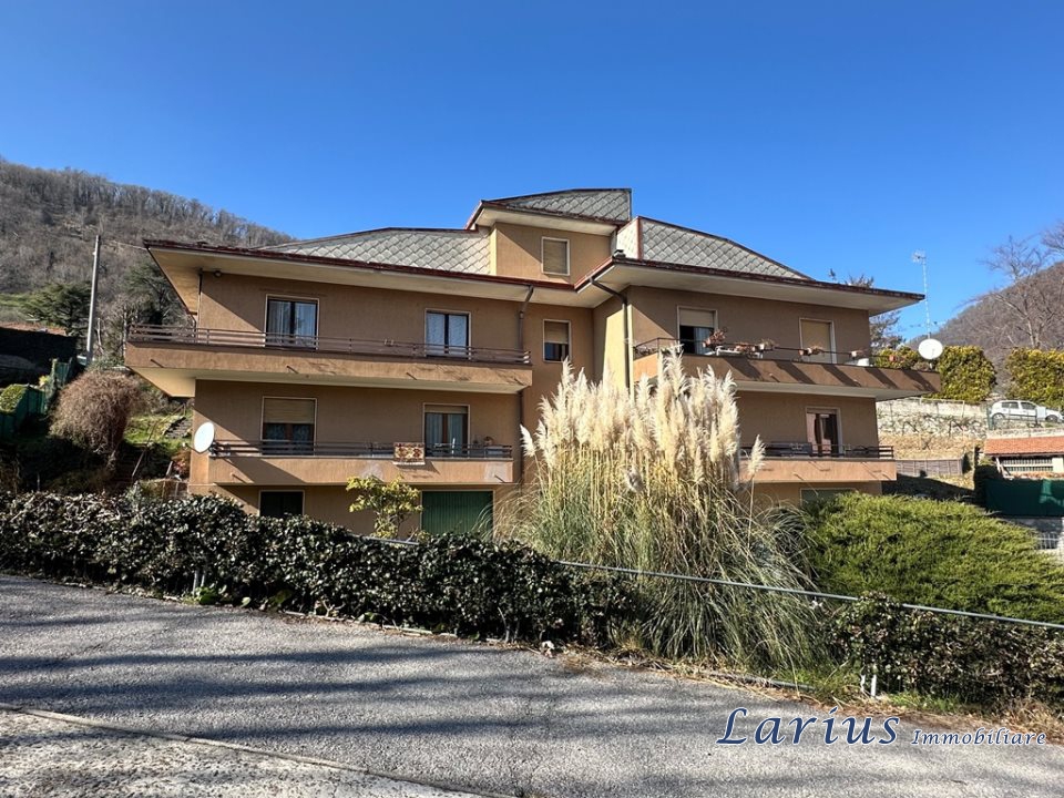 Immagine 4 di Appartamento in vendita  20 a Asso