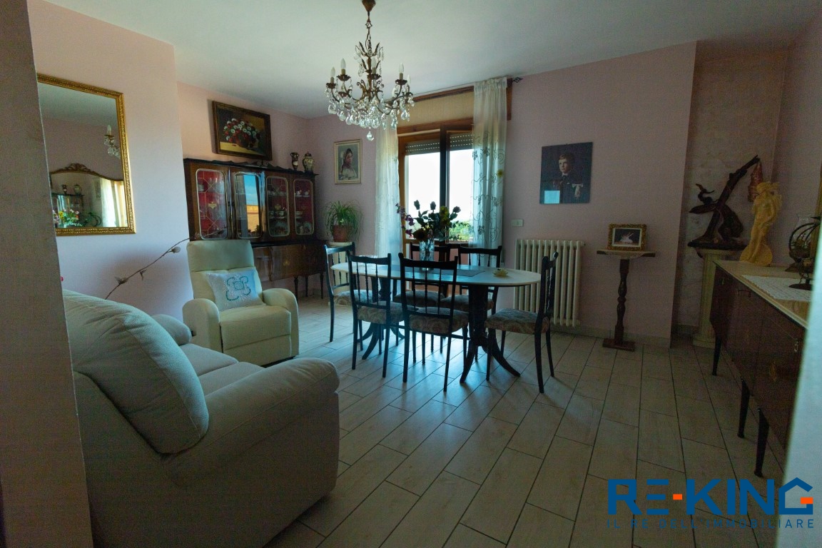 Immagine 4 di Appartamento in vendita  a Parabita