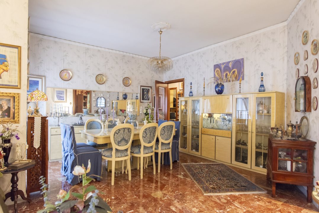 Immagine 6 di Appartamento in vendita  35 a Napoli