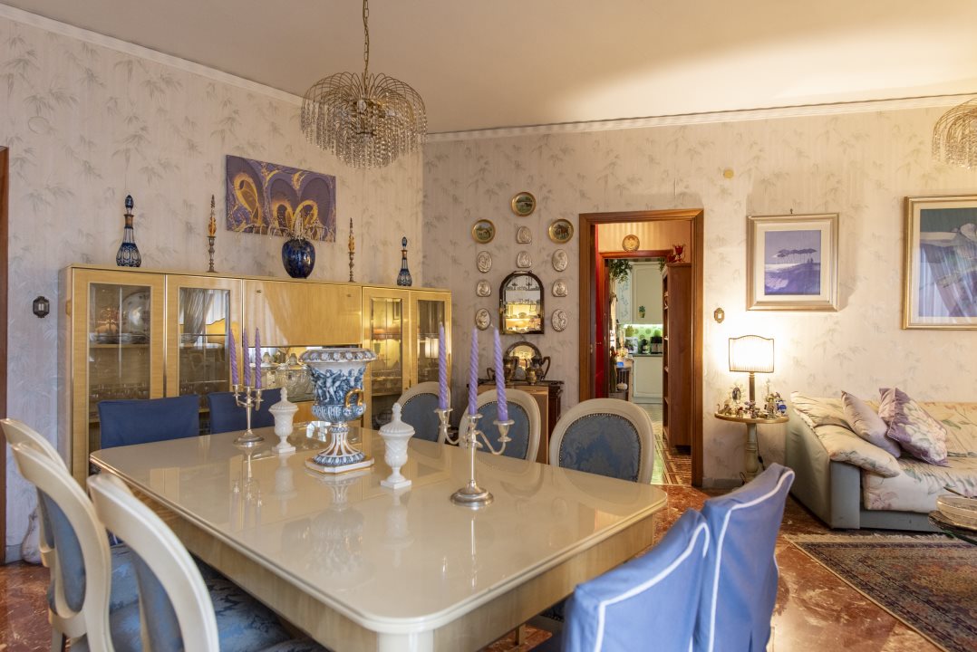 Immagine 4 di Appartamento in vendita  35 a Napoli