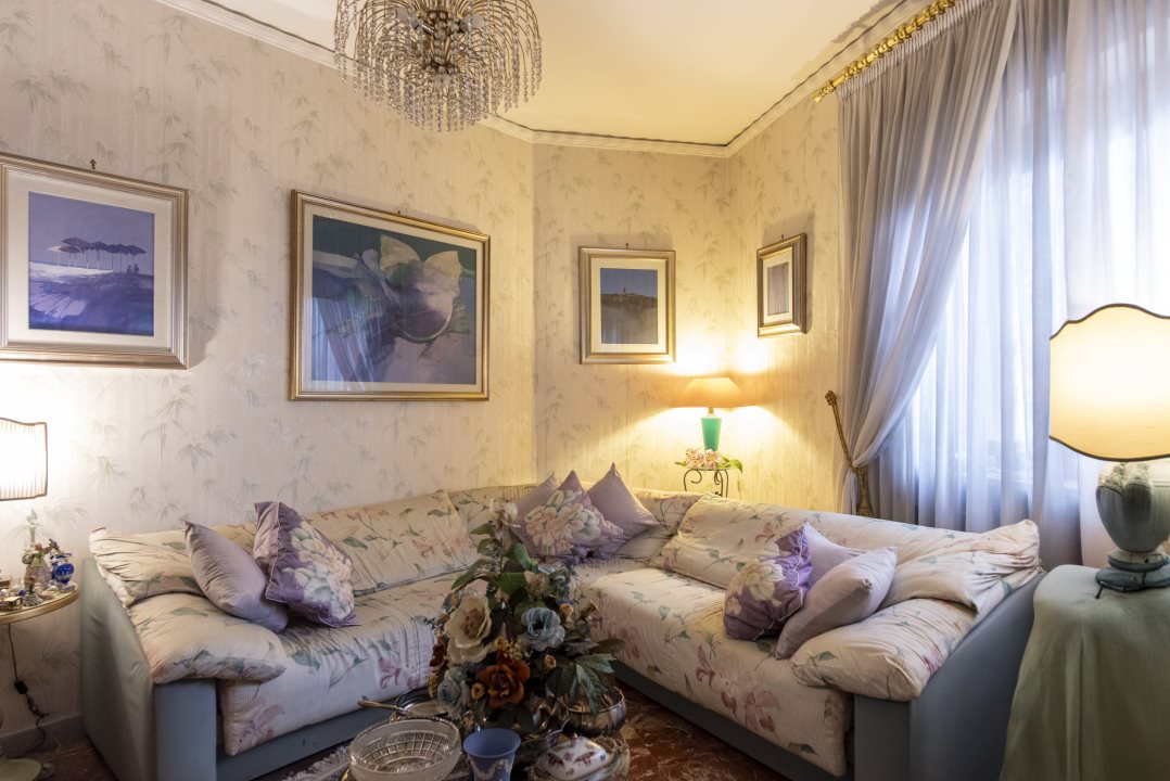 Immagine 3 di Appartamento in vendita  35 a Napoli